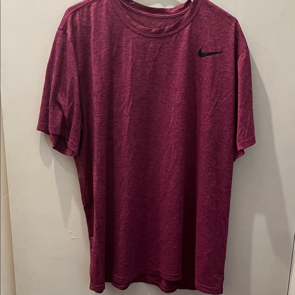 Nike Men's Burgundy Short Sleeve Tee